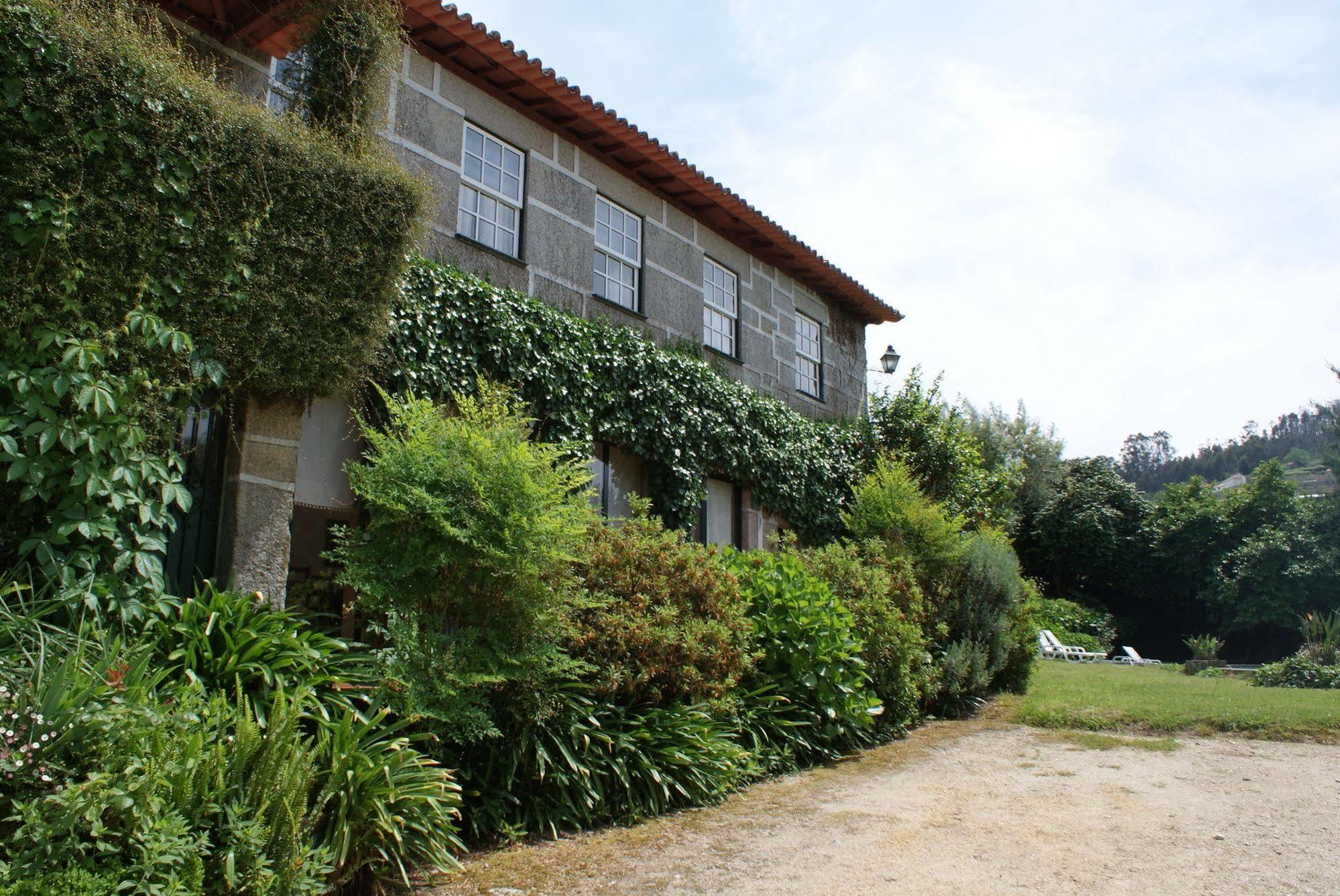 Casa Dos Assentos De Quintiaes Bed & Breakfast Барселос Екстериор снимка