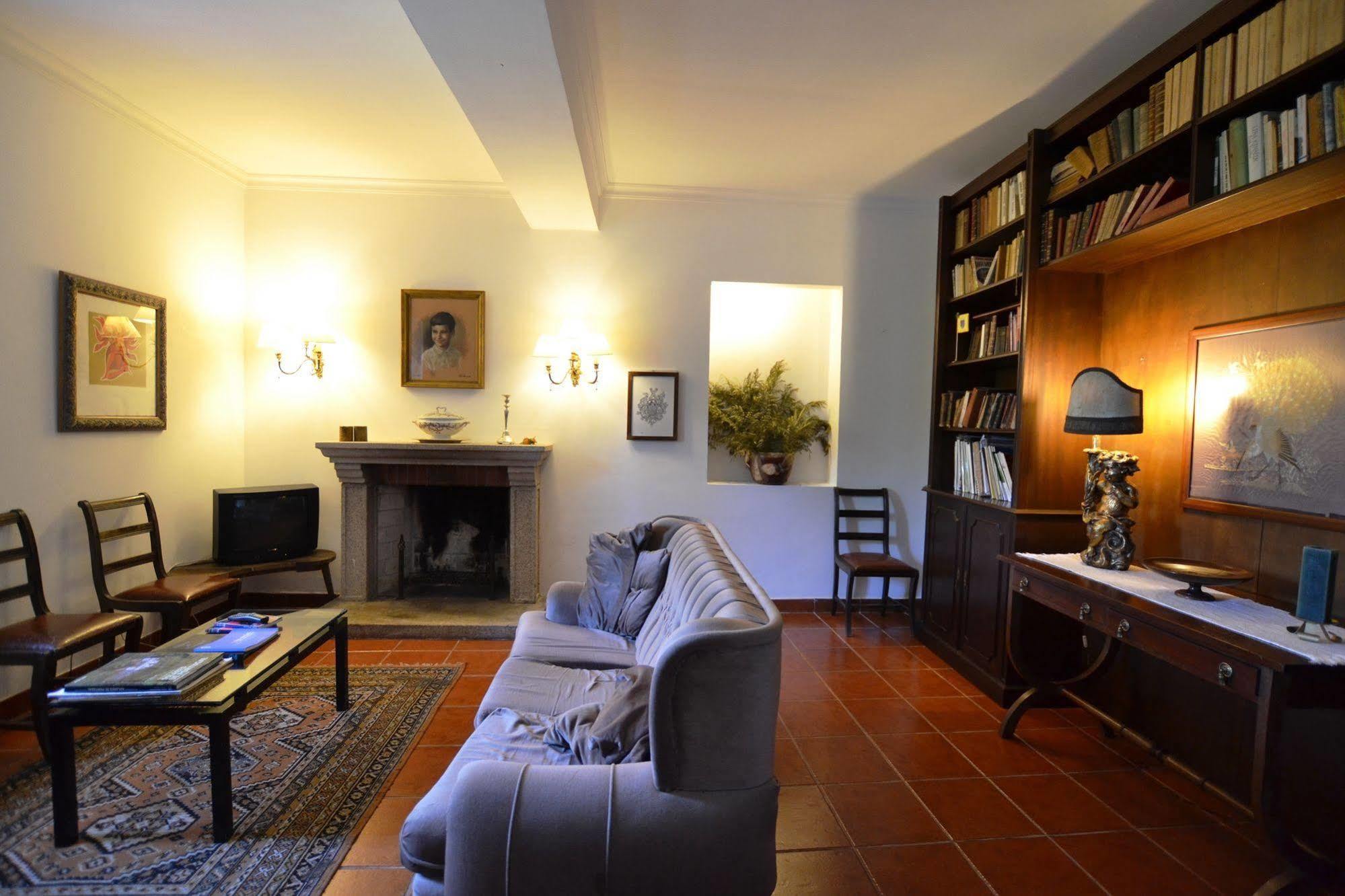 Casa Dos Assentos De Quintiaes Bed & Breakfast Барселос Екстериор снимка