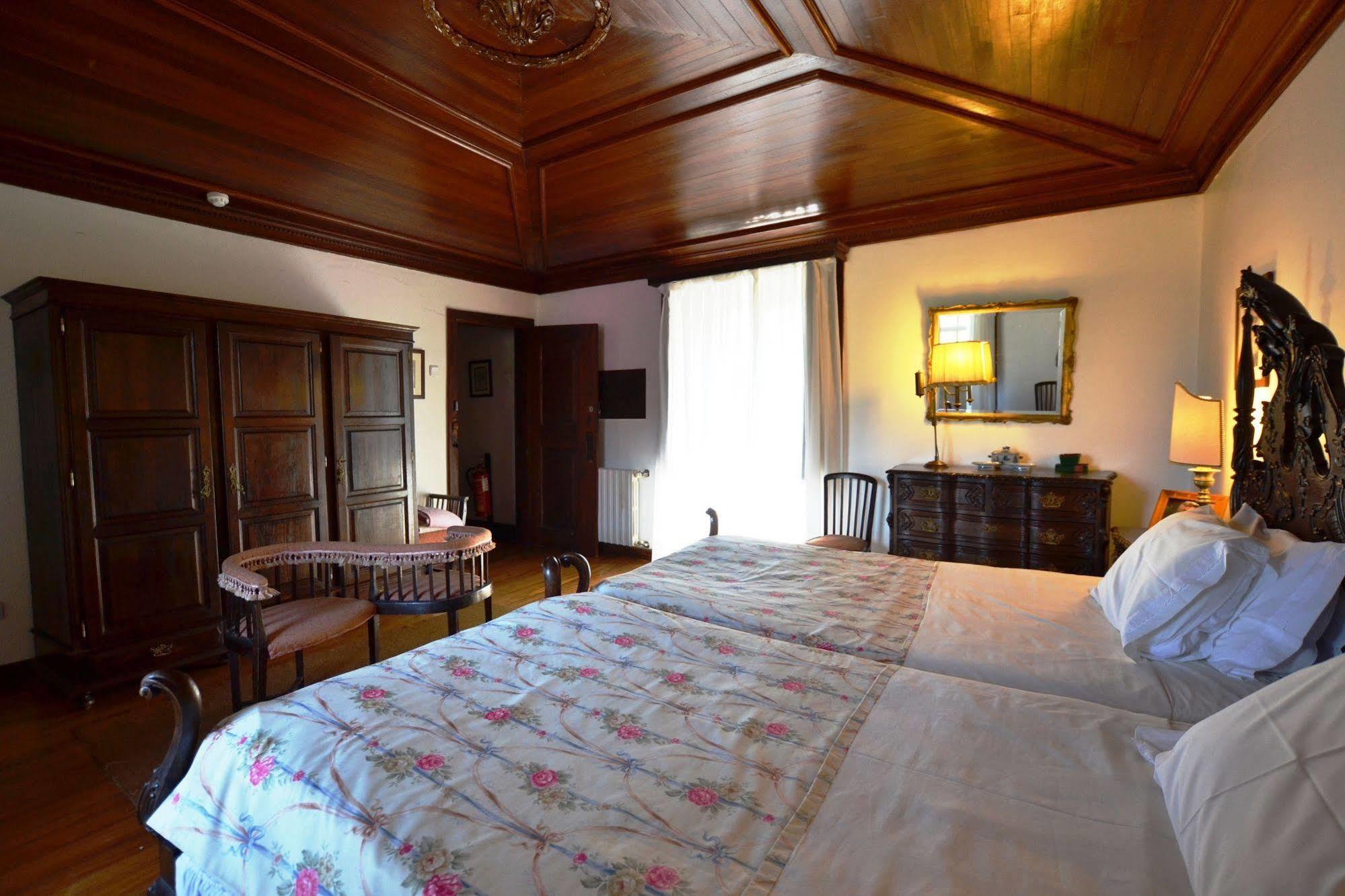 Casa Dos Assentos De Quintiaes Bed & Breakfast Барселос Екстериор снимка